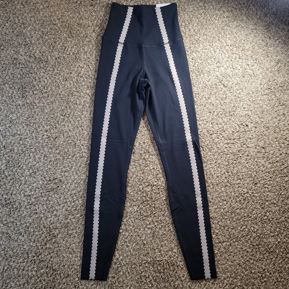 Nike Yoga Luxe High Waisted Eyelet Leggings Women's Size XXS DA1061-010 Black